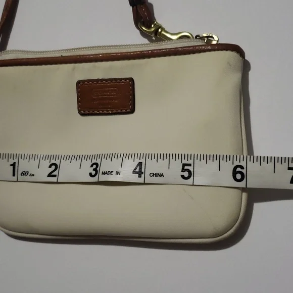 Coach Off White Wristlet Wallet - Picture 3 of 5